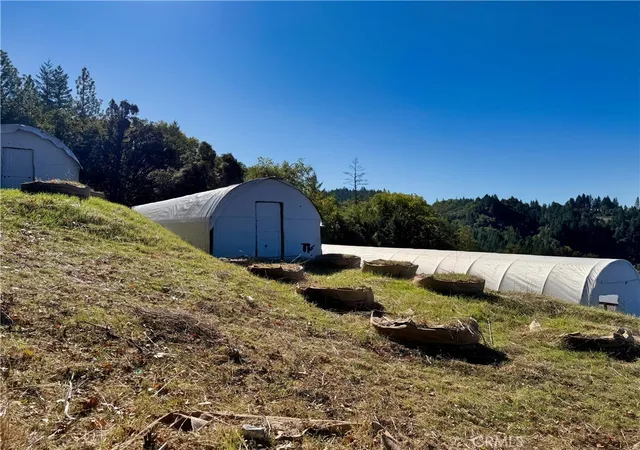 4th image of 18225 Scenic Dr, Redwood Valley, CA 95470 | MLS# LC25243018