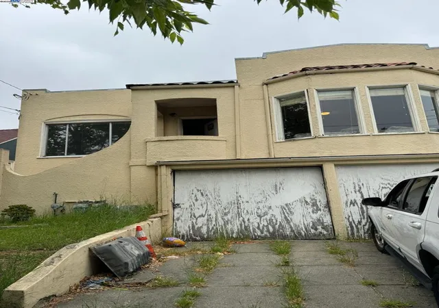3rd image of 2123 High St, Oakland, CA 94601 | MLS# 41115309