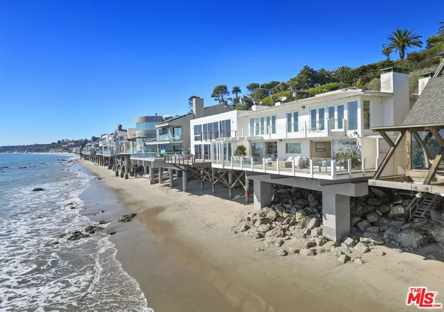 Homes for sale in Malibu, CA | 26908 Malibu Cove Colony Dr, Malibu, CA 90265 | MLS# 25608523