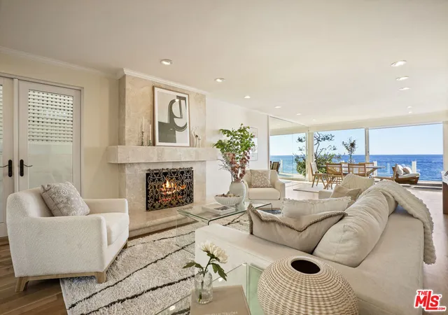 Homes for sale in Malibu, CA | 26908 Malibu Cove Colony Dr, Malibu, CA 90265 | MLS# 25608523