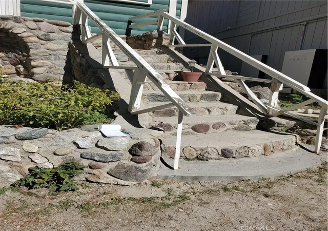 2nd image of 3917 Oregon, Frazier Park, CA 93225 | MLS# SR25244277