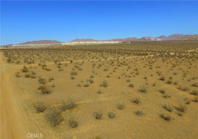 5th image of 46337131 Comanche Rd, Apple Valley, CA 92307 | MLS# HD25243965