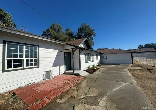 2nd image of 1450 Washington St, Redlands, CA 92374 | MLS# IV25244482