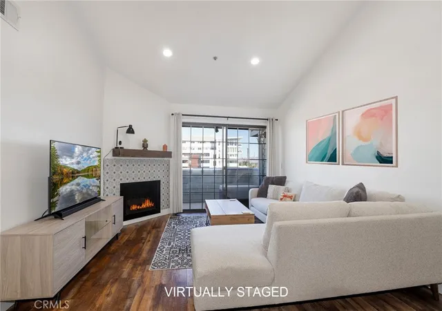 Photo 1 of Sale Pending at 6545 Reseda #19, Reseda, CA 91335 | MLS# SR25236744 | Listing updated on 2026-02-13