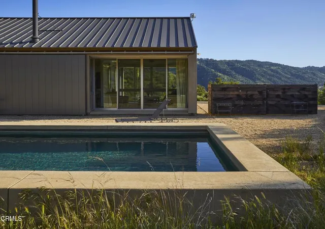 2nd image of 12179 Koenigstein Rd, Santa Paula, CA 93060 | MLS# V1-32997