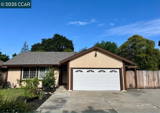 Homes for sale in Concord, CA | 2745 Minert Rd, Concord, CA 94518 | MLS# 41115452