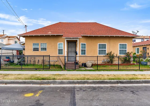 Homes for sale in Inglewood, CA | 10333 Inglewood Ave, Inglewood, CA 90304 | MLS# 225005303