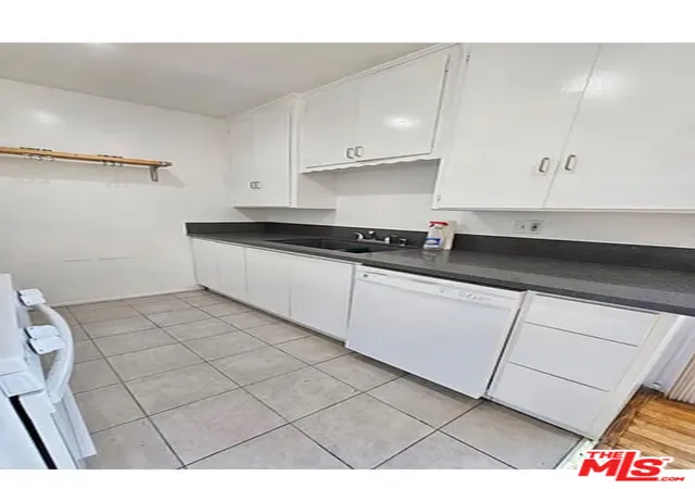 Photo 2 of Multi family home for sale at 3125 S Durango Ave, Los Angeles, CA 90034 | MLS# 25610087 | Listing updated on 2026-05-28