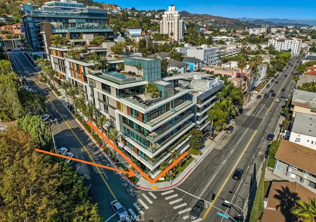 Listing Photo 4 - Condo for sale in building located at 8420 8420 W Sunset, Los Angeles, CA 90069 - Unit #108