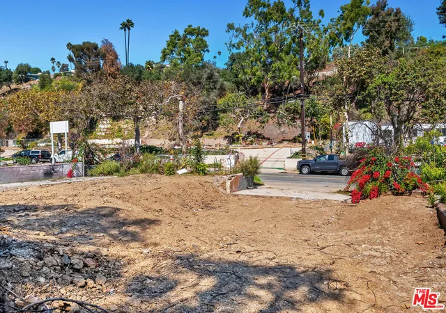 Photo 3 of Land for sale at 941 Bienveneda Ave, Pacific Palisades, CA 90272 | MLS# 25610513 | Listing updated on 2026-09-24