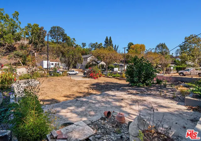 Photo 4 of Land for sale at 941 Bienveneda Ave, Pacific Palisades, CA 90272 | MLS# 25610513 | Listing updated on 2026-09-24