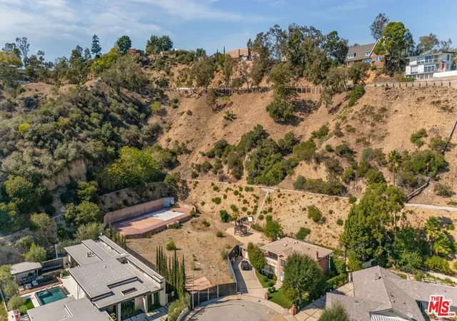 Photo 3 of Land for sale at 1865 Marcheeta Pl, Los Angeles, CA 90069 | MLS# 25605389 | Listing updated on 2026-03-11