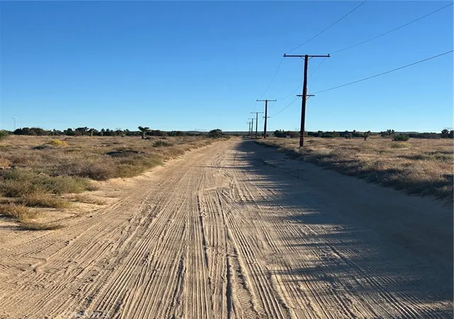5th image of 0 Shasta, Phelan, CA 92371 | MLS# HD25245286