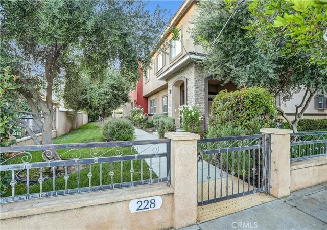 4th image of 228 N Orange, Rialto, CA 92376 | MLS# CV25244417