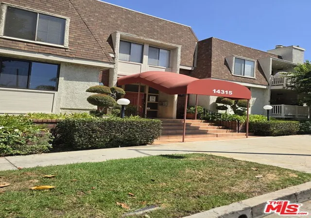 2nd image of 14315 Riverside Dr #105, Sherman Oaks, CA 91423 | MLS# 25610871