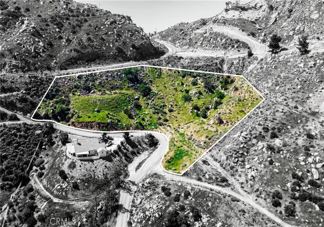 3rd image of 53 Spring Rd, Colton, CA 92324 | MLS# IG25247528