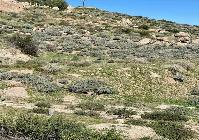 5th image of 53 Spring Rd, Colton, CA 92324 | MLS# IG25247528