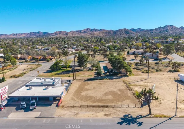 2nd image of 1122 Twentynine Palms, Yucca Valley, CA 92284 | MLS# JT25247966