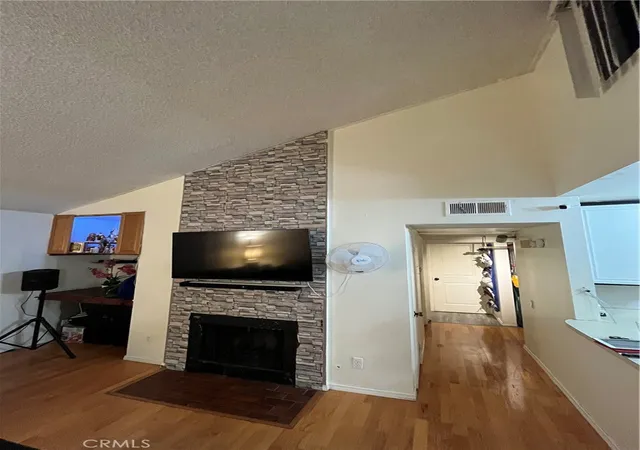 3rd image of 9600 Van Nuys #210, Panorama City, CA 91402 | MLS# SR25248362