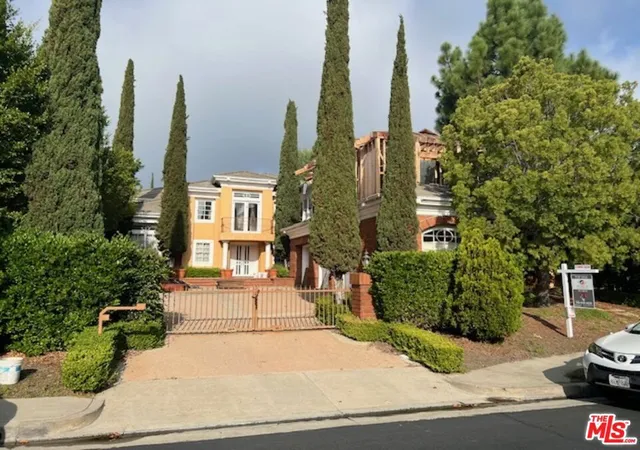 1st image of 2387 Earls Ct, Los Angeles, CA 90077 | MLS# 25611467
