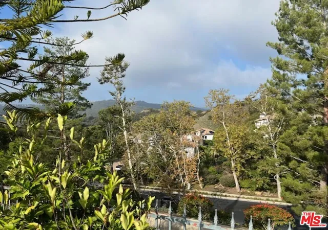 5th image of 2387 Earls Ct, Los Angeles, CA 90077 | MLS# 25611467
