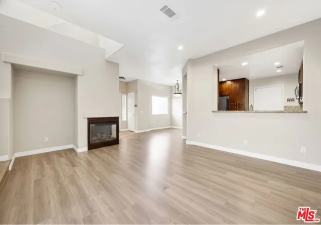 Photo 3 of Condo for sale at 28955 Oak Spring Canyon Rd #4, Canyon Country, CA 91387 | MLS# 25611737 | Listing updated on 2026-09-26