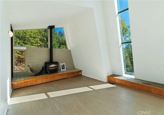 Photo 2 of Single family home for sale at 22 Holly Dr, Running Springs, CA 92382 | MLS# IG25249062 | Listing updated on 2026-09-18