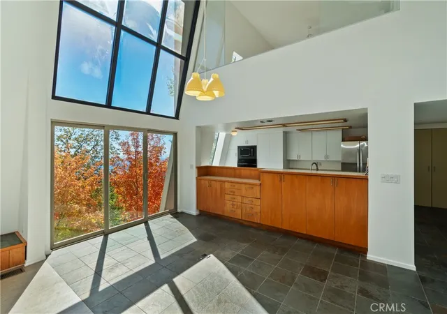 Photo 3 of Single family home for sale at 22 Holly Dr, Running Springs, CA 92382 | MLS# IG25249062 | Listing updated on 2026-09-18