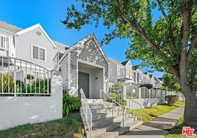 Condominium at 1229 W 223rd Street #113, Torrance, CA 90502 | MLS# 25612219 |  | Sold on 2025-12-17