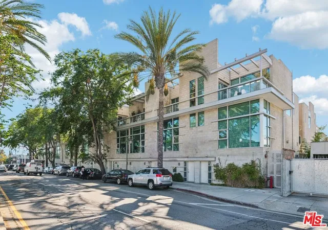 1st image of 717 N Highland Ave #13, Los Angeles, CA 90038 | MLS# 25612281