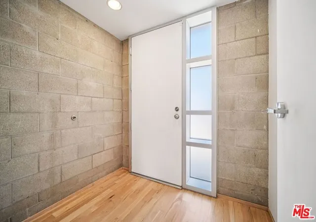 5th image of 717 N Highland Ave #13, Los Angeles, CA 90038 | MLS# 25612281