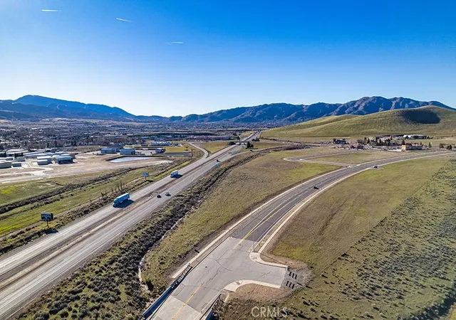 3rd image of 8 Challenger, Tehachapi, CA 93561 | MLS# HD25249898