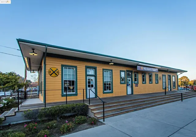 2nd image of 1300 Quarry Ct, Richmond, CA 94801