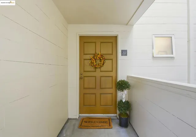 3rd image of 1300 Quarry Ct, Richmond, CA 94801