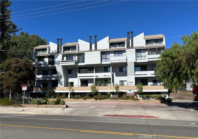 1st image of 13331 Moorpark St #110, Sherman Oaks, CA 91423 | MLS# DW25250621