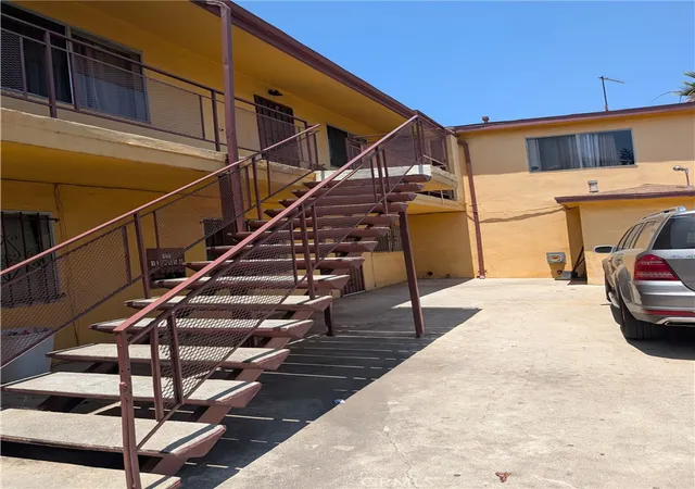 41st image of 203 W 77th St St W, Los Angeles, CA 90003 | MLS# IN25250262