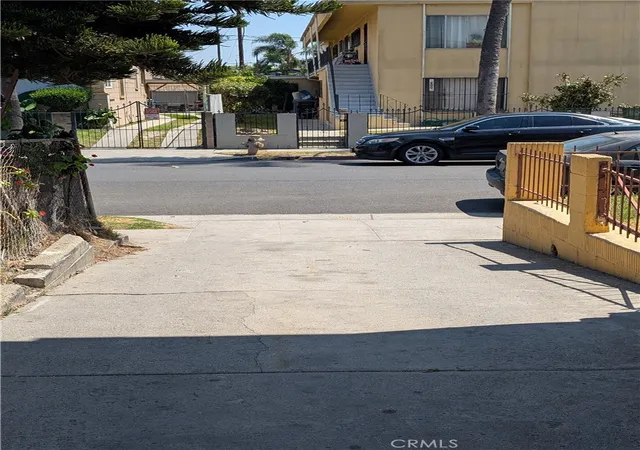 5th image of 203 W 77Th St St W, Los Angeles, CA 90003 | MLS# IN25250262