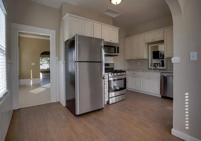33rd image of 3012 4th Ave, Sacramento, CA 95817 | MLS# ML82026397