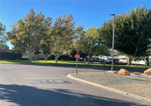 5th image of 1301 E Avenue I #370, Lancaster, CA 93535 | MLS# SR25251320