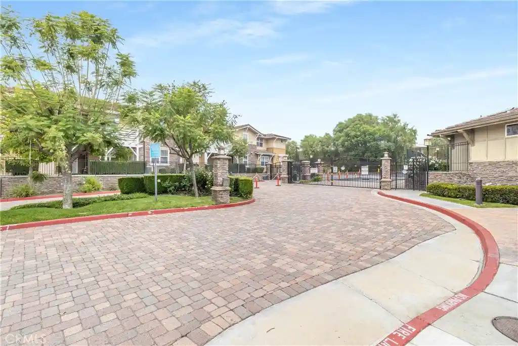 Listing Photo 2 - Condo for sale in 755 Francesca Dr located at 755 Francesca Dr, Walnut, CA 91789 - Unit #201