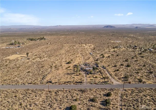 Homes for sale in Llano, CA | 20649 E Avenue Y, Llano, CA 93544 | MLS# SR25251395
