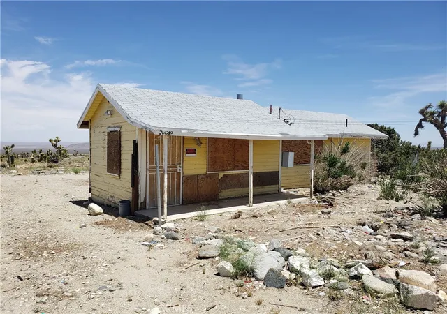 Homes for sale in Llano, CA | 20649 E Avenue Y, Llano, CA 93544 | MLS# SR25251395