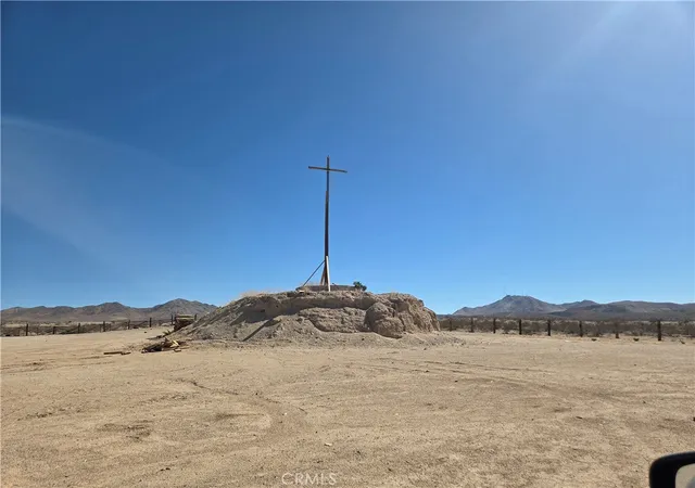 4th image of 15411 Rattlesnake Gulch, Oro Grande, CA 92368 | MLS# HD25251431
