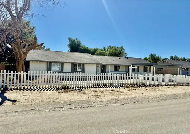 3rd image of 16622 Mossdale, Lancaster, CA 93535 | MLS# IG25251512