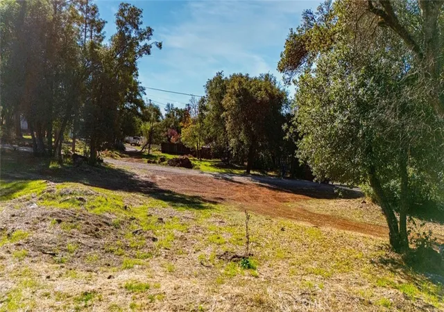 3rd image of 16198 24Th Ave, Clearlake, CA 95422 | MLS# LC25251590