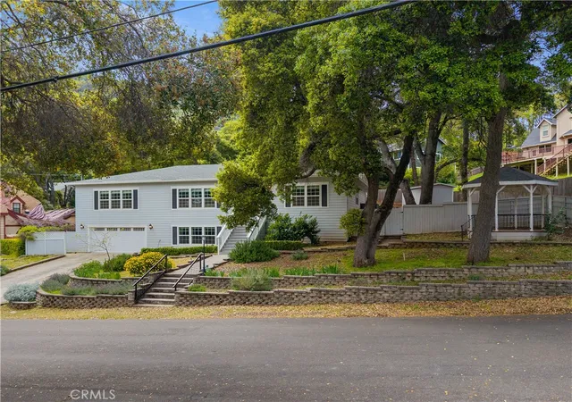 Homes for sale in Kelseyville, CA | 2717 Buckingham Dr, Kelseyville, CA 95451 | MLS# LC25252387