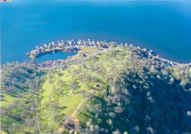 2nd image of 11130 Lakeshore Dr, Clearlake Park, CA 95424 | MLS# 41116522