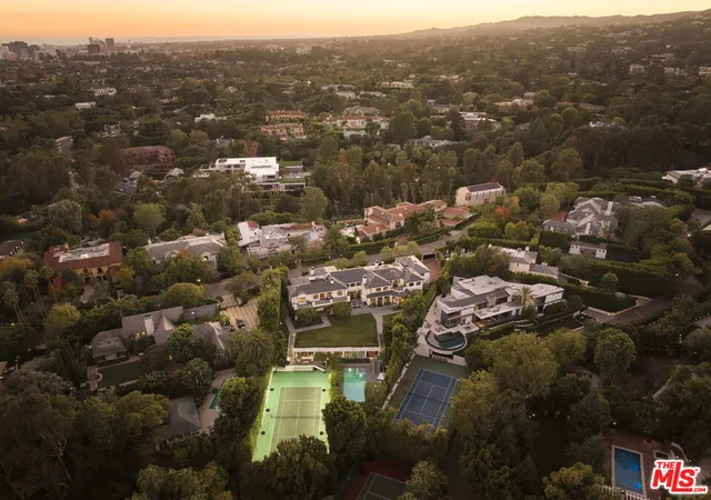 31st image of 250 N Carolwood Dr, Los Angeles, CA 90077 | MLS# 25611933