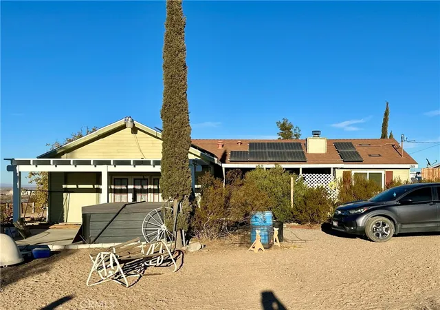 2nd image of 7524 Olivine Rd, Phelan, CA 92371 | MLS# PW25252734