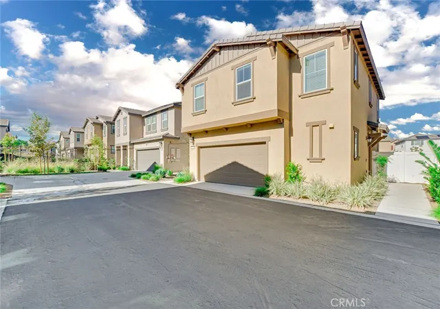 2nd image of 2526 Gunner Ridge, Rialto, CA 92377 | MLS# IV25252899